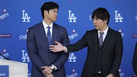 ▲水原一平（右）盜竊帳戶還賭債案件，遭到美國聯邦檢察官以詐欺罪起訴。（圖／美聯社／達志影像）