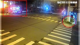台中廖姓女子酒駕騎車，在派出所對面的騎樓斜坡慘摔，當場被抓包。（圖／翻攝畫面）