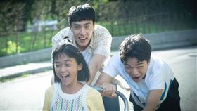 《省省吧！我家富貴發》余晉、胡智強、陳昭妃（圖／瀚草文創提供）