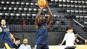 ▲新北中信特攻和臺北台新戰神本週將攻戰臺北大巨蛋，阿巴西賽前練習。（圖／記者劉彥池攝影）