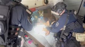 越籍情侶擄撕票同鄉　警攻堅還滾床爽睡