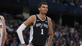 ▲溫班亞馬（Victor Wemanyama）單季至少攻下1500分、250火鍋、投進超過100顆三分球，寫下NBA紀錄。（圖／美聯社／達志影像）