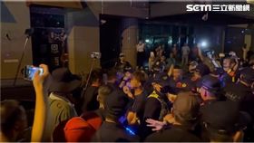 大甲媽回鑾彰化爆推擠衝突，信眾與抬轎人員險釀大亂鬥。（圖／翻攝爆料公社）