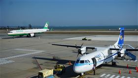 金門機場快篩站不撤除金門縣政府2日表示，考量COVID-19疫情台灣每天仍有本土確診者，目前不會撤除機場快篩站；但會在快篩量能允許下，請民航站盡全力增加台金航線運能，以達防疫生計平衡。中央社記者黃慧敏攝  110年9月2日