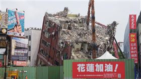 花蓮天王星大樓拆到6樓花蓮天王星大樓持續拆除，13日目前拆到6樓，希望下午可把6樓清掉，進到5樓後，可以有更多機具進入，拆除速度會比較快。中央社記者張祈攝  113年4月13日