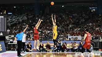 大巨蛋第一球　戰神黃聰翰用三分彈寫歷史