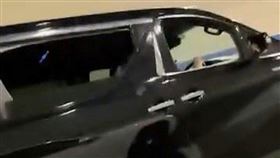 一段「隧道車震」影片近日在網上瘋傳。（圖／翻攝網路）