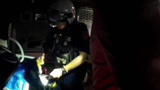 超糗！台南洗車工攜槍毒約妹吃消夜被逮