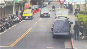 北市姜男在錦州公園對年輕女子露鳥遭送辦。（圖／翻攝畫面）