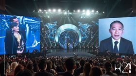 最佳男主角由《金手指》梁朝偉獲獎由劉嘉玲代領，這也是他6度稱影帝。（圖／翻攝自香港金像獎官方 IG）