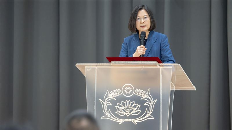 憲指部堅實營區完工　蔡英文親自視察