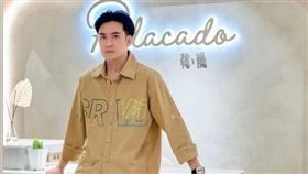 沈建宏被目擊在市場擺攤賣雞肉。（圖／翻攝自沈建宏臉書）