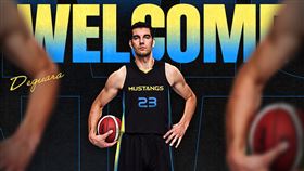 ▲前台鋼獵鷹德古拉加盟臺灣野馬，成為隊史首位洋將。（圖／臺灣野馬提供）