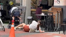 台北東區一名女子因為老公沉迷打電動，躺在地上哭喊打滾。（圖／翻攝Threads）