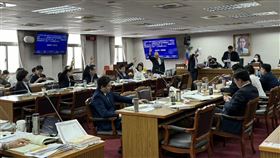 沈發惠指控，立法院司法及法制委員會15日處理藍白立委提出的各種版本國會擴權法案。（圖／翻攝自沈發惠臉書）