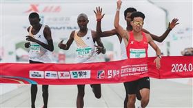 北京半馬賽放水！肯亞選手認了「他是我朋友」　何杰喊：我是受害者（圖／翻攝自微博）