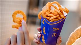 麥當勞捲捲薯條、「麥當勞叔叔與好朋友們 抖陣一起」隨手瓶與購物袋，麥當勞提供