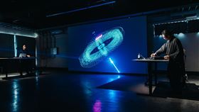 強大、純淨的雷射能量穿透劇院　重回1998年少歲月（業配勿用）