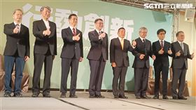 ▲第三波內閣名單公布記者會，內定行政院秘書長龔明鑫(左1)內定經濟部長郭智輝(左2)內定數發部長黃彥男(左3)內定行政院長卓榮泰(中)內定國發會主委劉鏡清(右4)內定國科會主委吳誠文(右3)內定金管會主委彭金隆(右2)內定公共工程會主委陳金德(右1)。（圖／記者盧素梅攝影)
