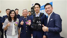 台北市信義區六張犁派出所（犁和段）公辦都更案，15日落成揭碑，台北市長蔣萬安出席典禮時表示，此案具重要指標意義，包括宣示北市進入大都更時代，及透過都更活化老舊廳舍。