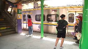 台鐵招無.人1200