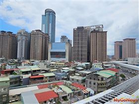 永慶房產集團統計台北捷運各站點近一年的房市交易狀況，位於板橋的府中站是雙北捷運中，總價千萬元以下住宅交易量最多的站點。（圖／房市示意圖，永慶房屋提供）