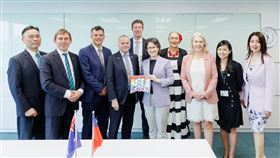 蕭美琴接見紐西蘭國會跨黨派友台小組（1）副總統當選人蕭美琴（中）16日接見紐西蘭國會跨黨派友台小組。（民進黨提供）中央社記者葉素萍傳真  113年4月16日