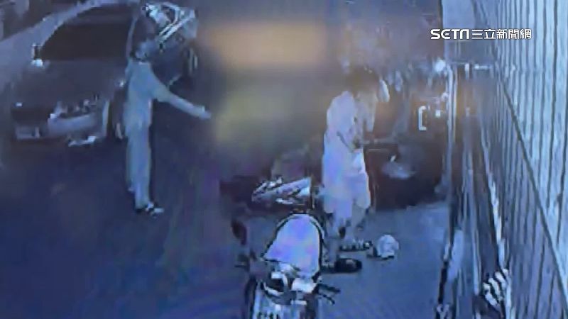 父子遭鄰居潑酸痛摀臉　家屬怒控非第一次