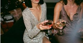 陳男仲介少女賣淫，還誘拍不雅片賣「創意私房論壇」，海撈238萬。（示意圖／Pexels）