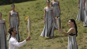 巴黎奧運希臘聖火點燃。（圖／美聯社／達志影像）