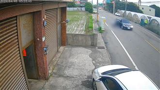 跟男友吵架氣到跳車　47歲女重摔翻滾慘亡