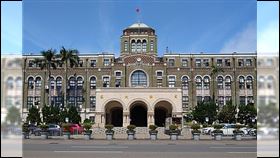 法律系畢業生感嘆司法官名額難考，窮人家難以打破法律人階級複製。（示意圖／翻攝畫面）