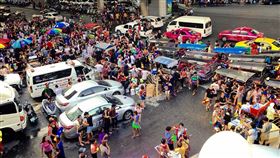 泰國的潑水節是一年一度的大節慶，不過卻也衍生出許多交通意外。（示意圖，photoAC）