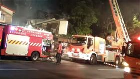 松山區慶城街深夜火警。（圖／翻攝畫面）