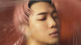 ØZI（圖／奧曼音樂有限公司提供）