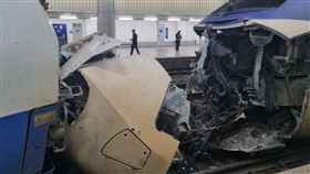 南韓,首爾,列車,車頭,追撞（圖／翻攝自X）