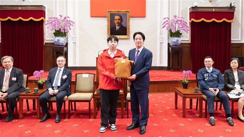 接見青少年傑出志工　賴清德期許這一點