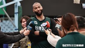 ▲「表弟」卡森斯（DeMarcus Cousins）返台首次練球後受訪。（圖／記者劉彥池攝影）