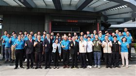 台南市長黃偉哲陪同行政院院長陳建仁訪視燦揚企業土份有限公司