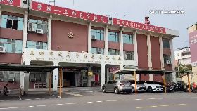 文 警洩個資訴1800