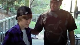 吹牛老爹,小賈斯汀,https://www.youtube.com/watch?v=kxHwfTpQjpc&t=1s