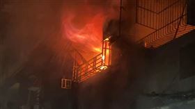 高雄三民區褒忠街驚傳氣爆。（圖／翻攝畫面）