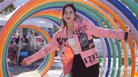 網友對於Keanna新歌的MV全都不予置評。（圖／翻攝自Keanna Taiyh YouTube）