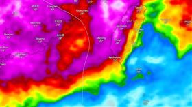 （圖／翻攝自臉書台灣颱風論壇｜天氣特急）