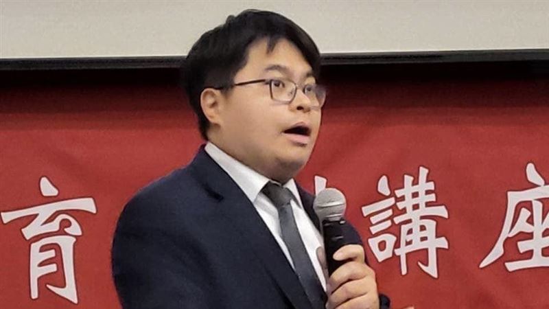 黃國昌指蔡易餘為個案修法　黃帝穎這樣看
