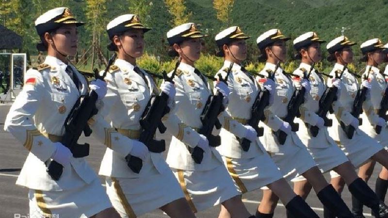中國女兵入伍後，為何捨不得那麼快退伍？