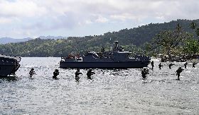 美菲陸戰隊兩棲奪島演習