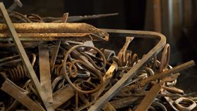 廢鐵https://www.flickr.com/photos/sheila_sund/26272152760/in/photolist-2jmegx1-R86MCz-2ppJQwQ-G2zDH3-2nEVx73-oRiqw-2iQoXG2-bjJeWz-dsCmAF-22EoGpA-dsCuaL-2nPSxH2-oQn2ci-2mD2woJ-WupjsE-W61rLT-22AhvFu-29Qh3