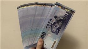 新台幣/新鈔/鈔票/千元大鈔/換鈔(記者陳弋攝影，打資料照即可)