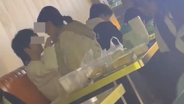 極速活春宮！男女餐廳激戰6下完事片瘋傳